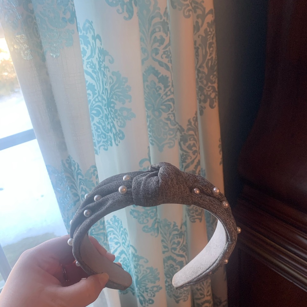 Stella & Dot gray pearl headband